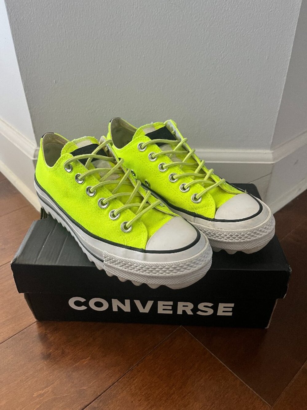 NEON YELLOW CHUNKY CONVERSE